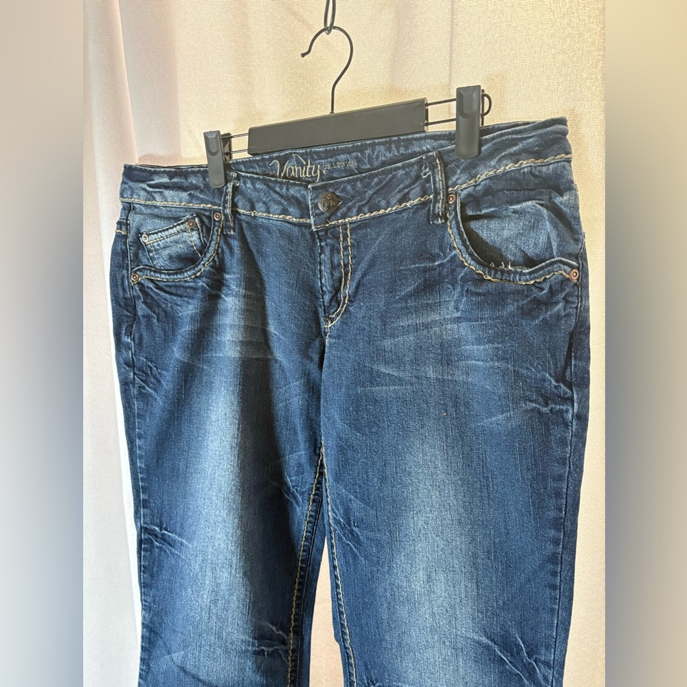 Vanity Premium Womens 32x33” embroidered Bootcut Jeans Low Rise GUC‎ 540 - Picture 2 of 9